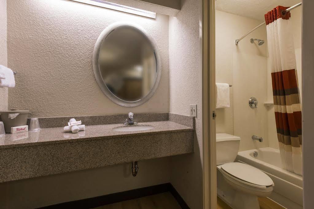 Red Roof Inn Canton Luaran gambar